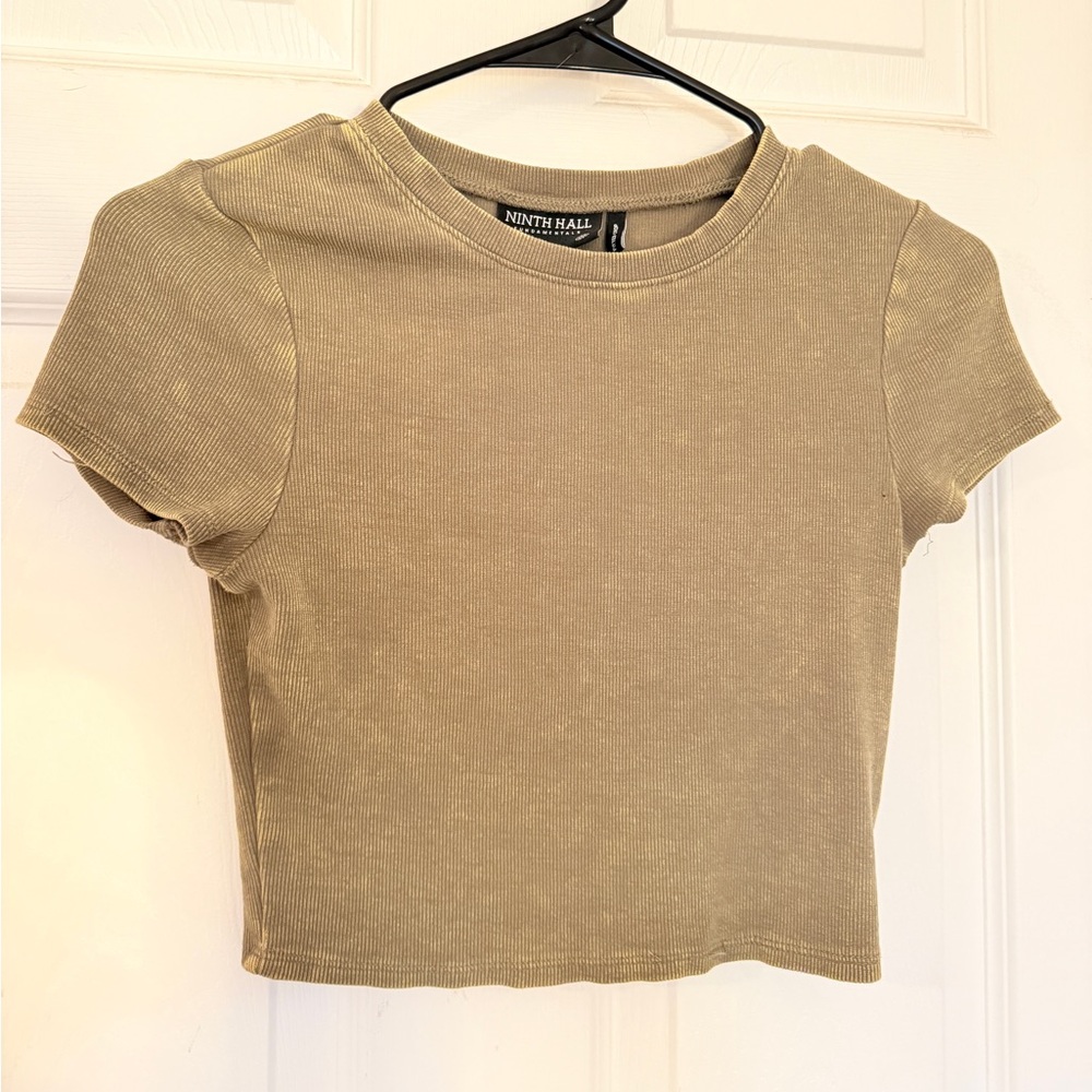 Green cropped tshirt